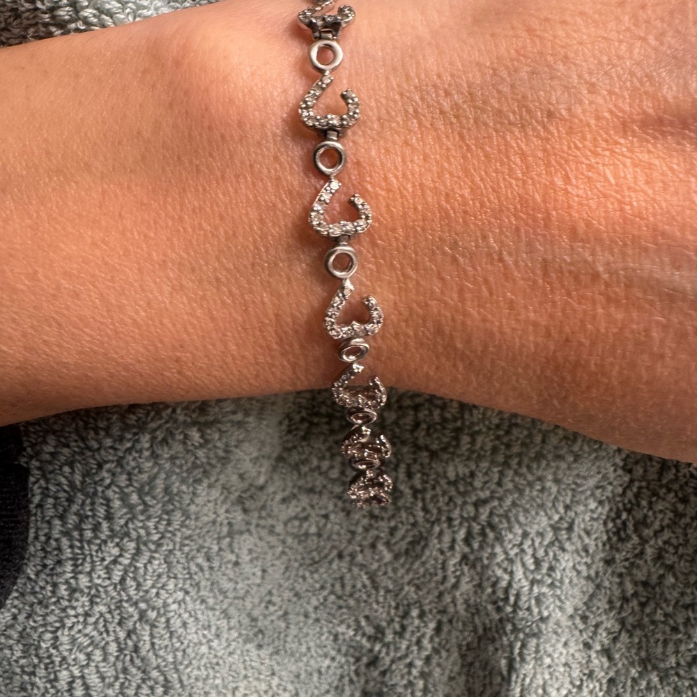 Elegant Silver Heart Bracelet